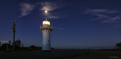 Warden Head Lighthouse - Ulladulla - NSW T (PBH4 00 12906)